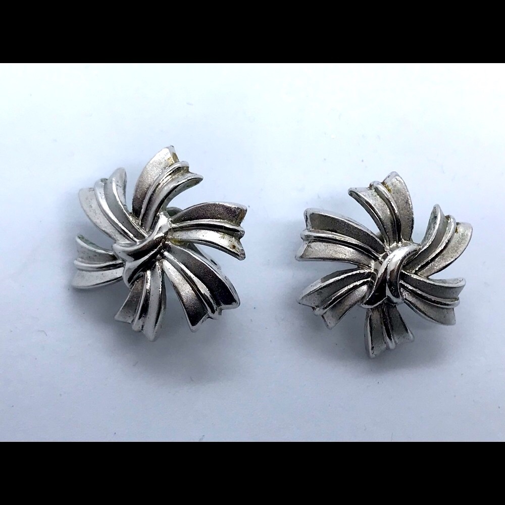 Vintage silver pewter bow star knot clip on earrings costume  jewelry